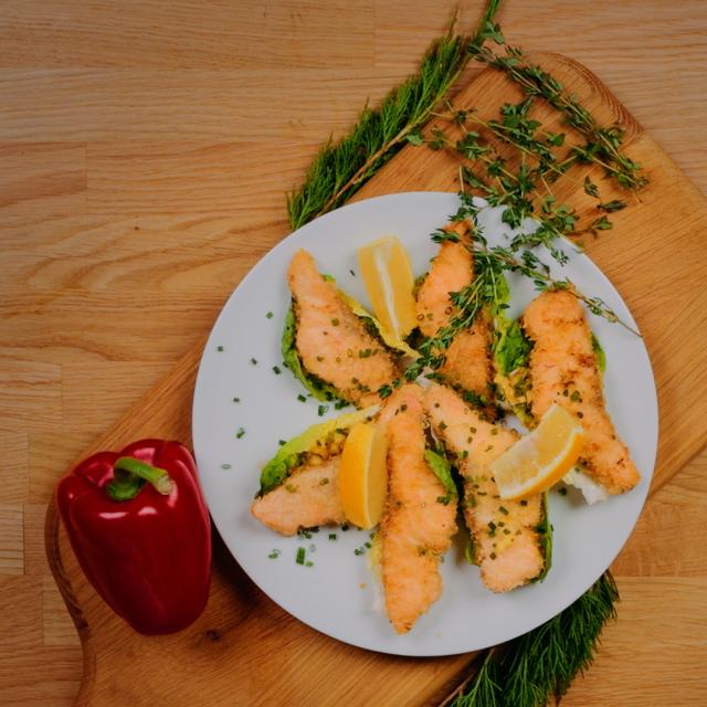 Krõbekala “tacod” mango-sibulasalatiga